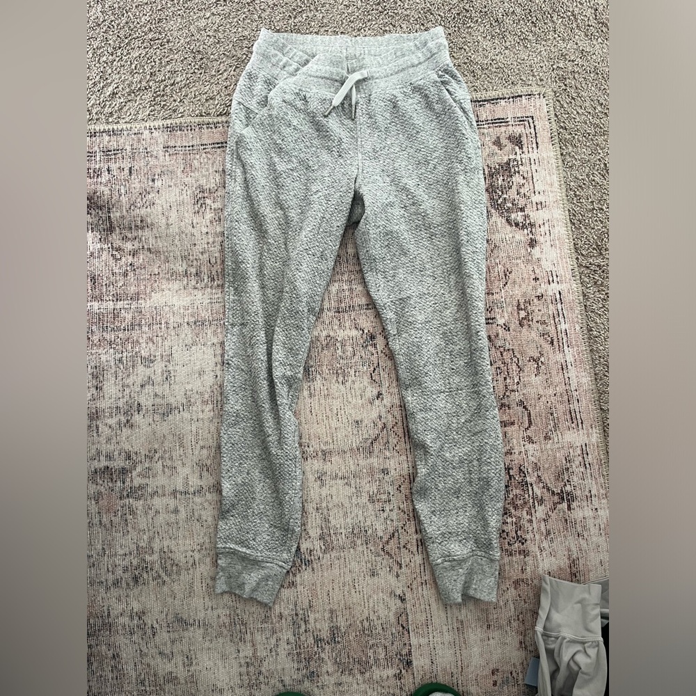 Lululemon at ease jogger